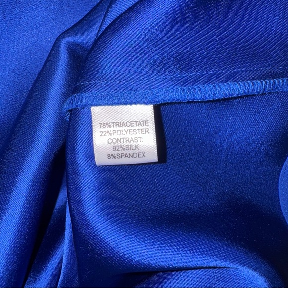 St. John Royal Blue Satin Tank Top 10 Shirt Blouse - Picture 6 of 9